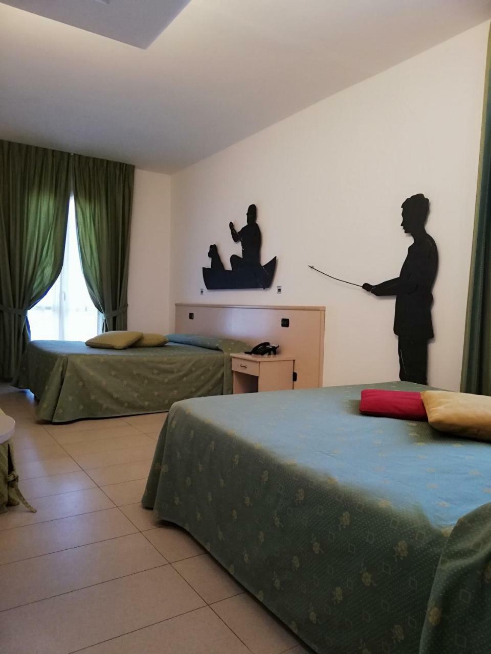 Hotel Fioroni Беладжо Екстериор снимка