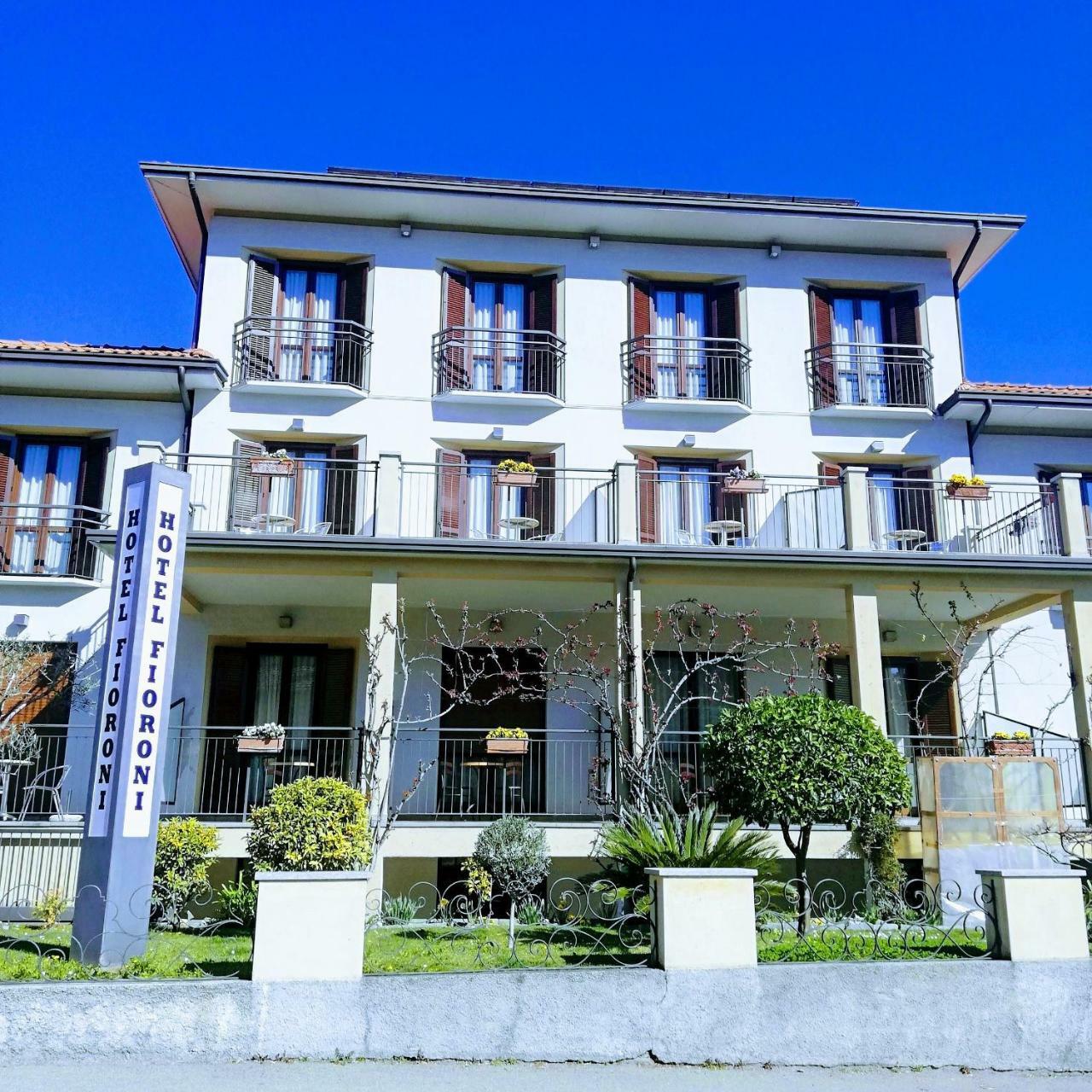 Hotel Fioroni Беладжо Екстериор снимка