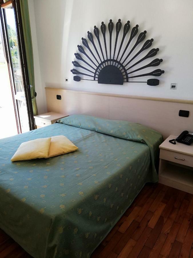 Hotel Fioroni Беладжо Екстериор снимка